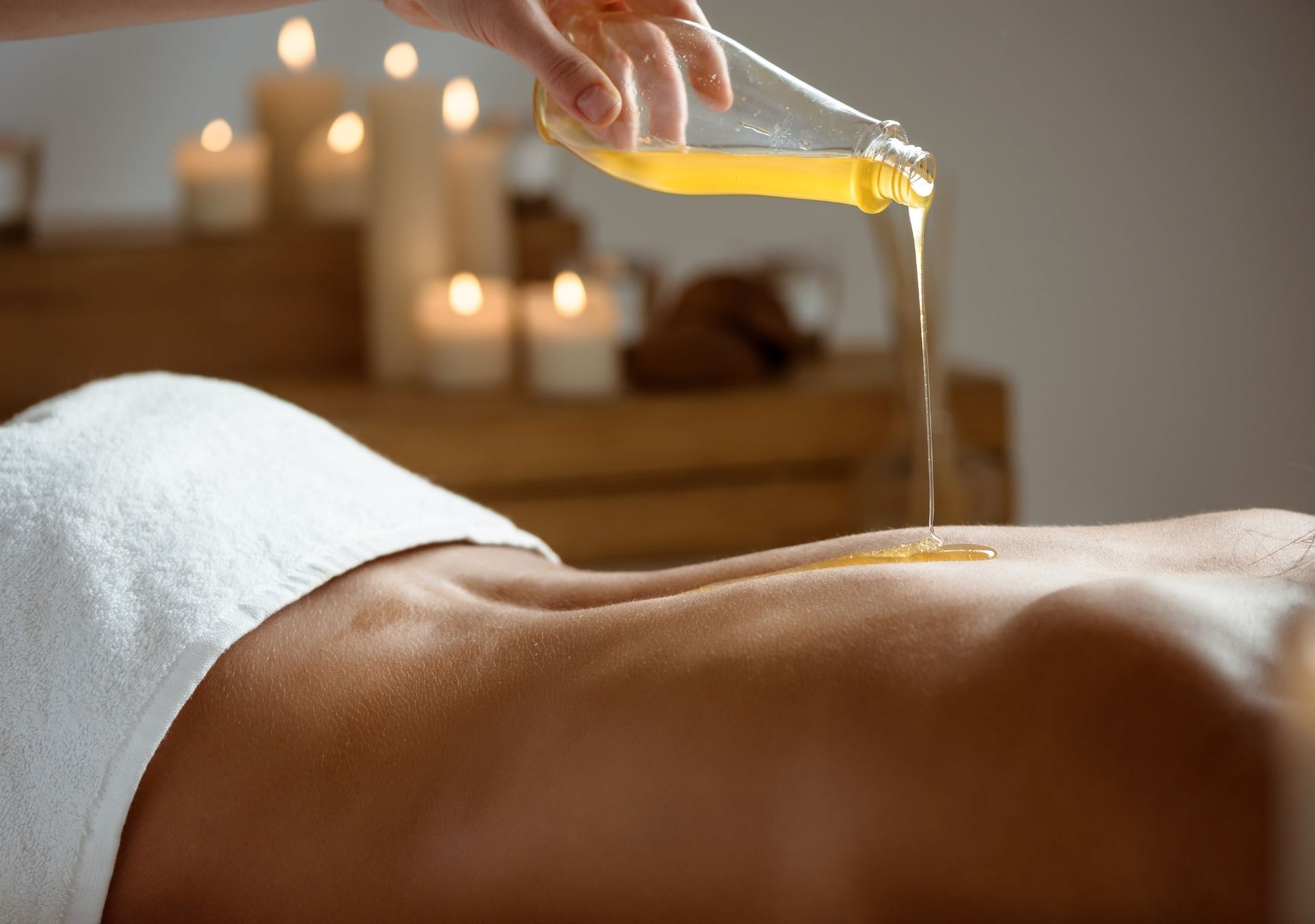 Óleo corporal ou loção hidratante? Entenda as diferenças e descubra qual é ideal para sua pele
