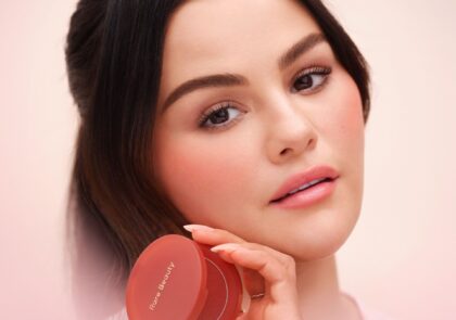Selena Gomez para Rare Beauty - Foto Divulgação