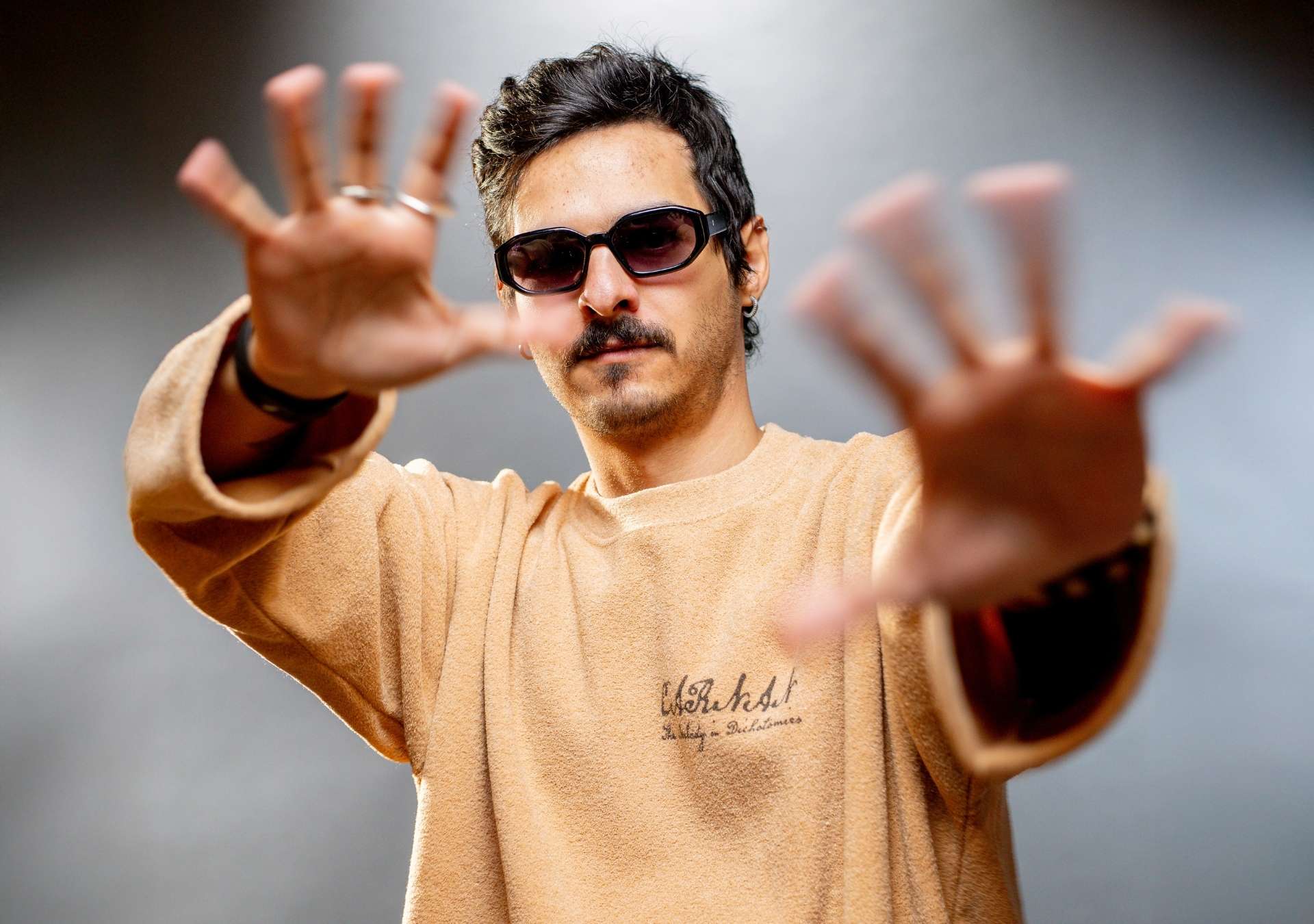unfazed fala sobre trajetória, sucesso global com “Gira” e estreia no Tomorrowland