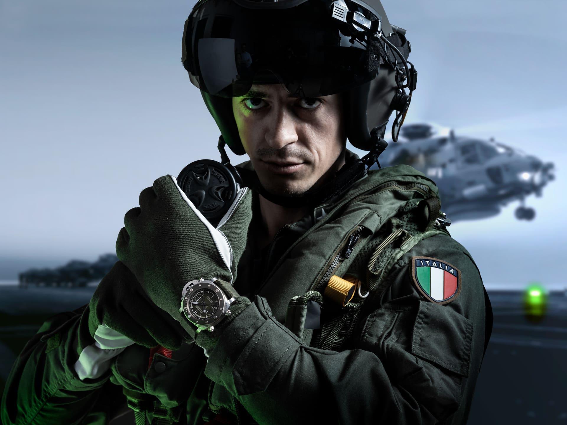 Panerai apresenta nova experiência militar com o Submersible Chrono Marina Militare Experience Edition