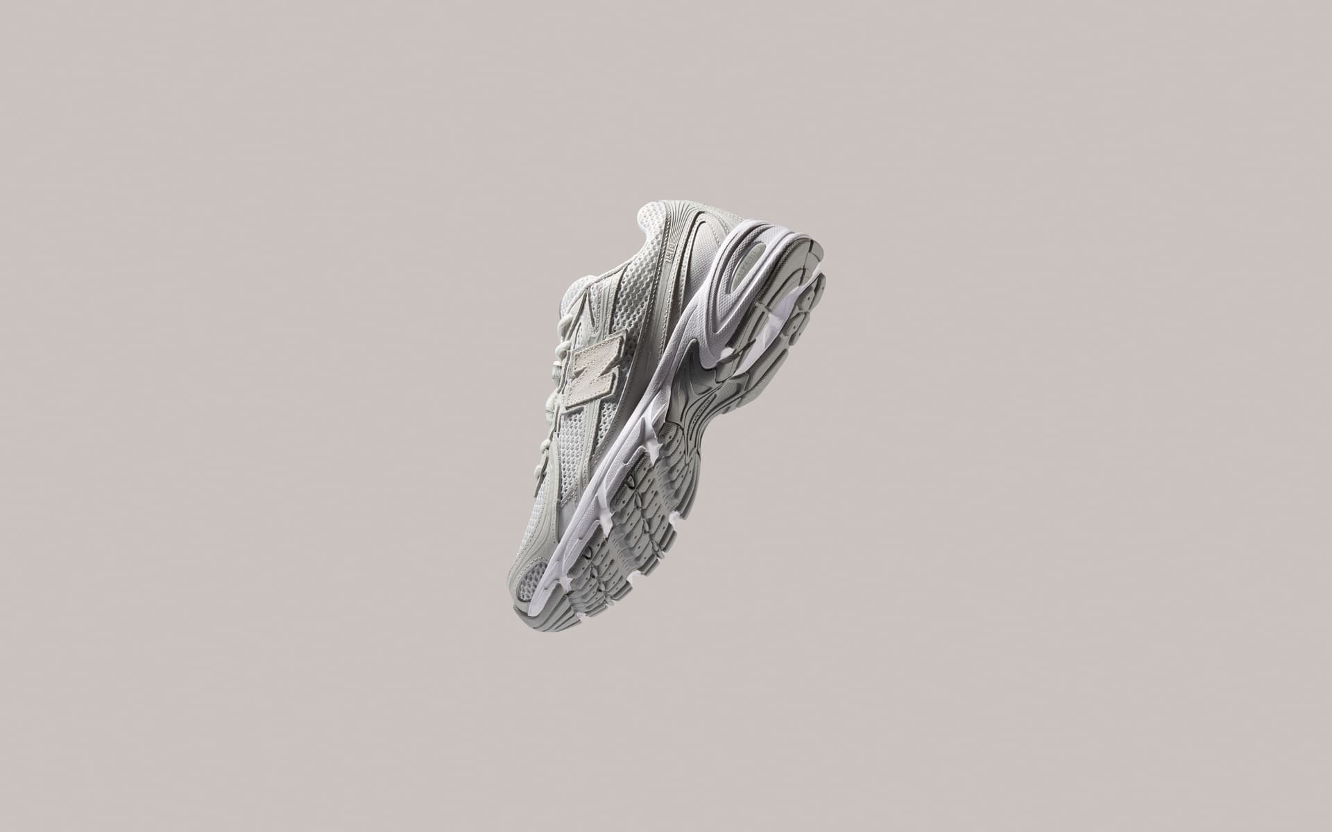 Desejo do Dia: Tênis cinza da New Balance ganha edição especial no Grey Days 2025