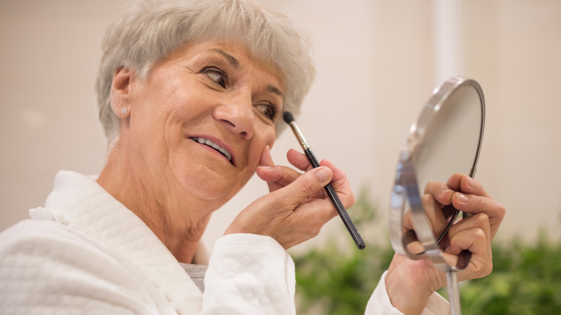 Beleza sem tempo certo: Especialista dá 7 dicas para de maquiagem para qualquer idade