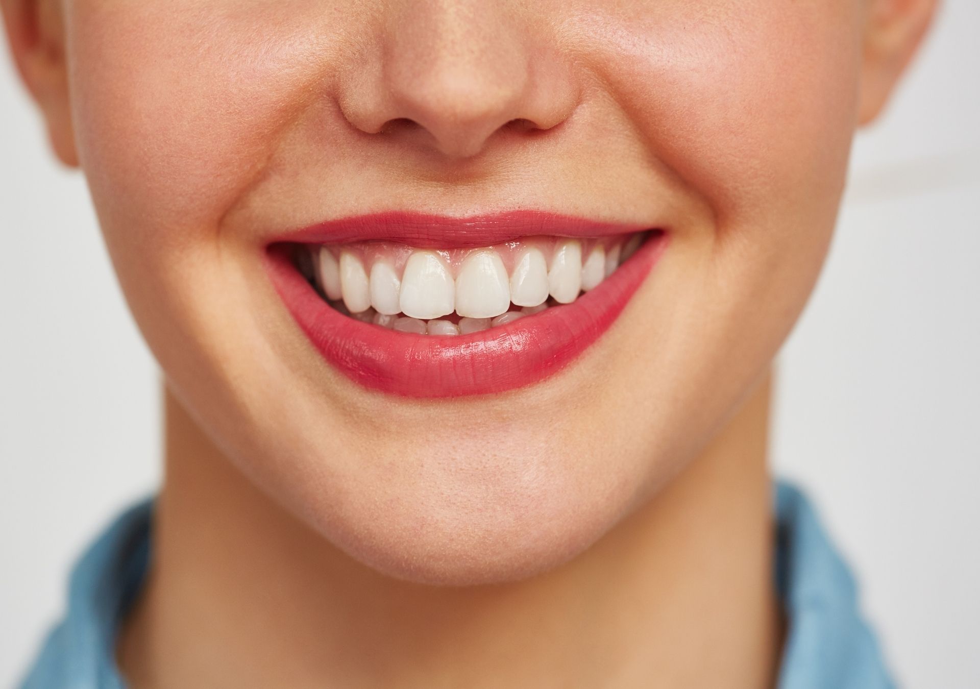 Dia da Saúde Gengival reforça a importância da limpeza entre os dentes