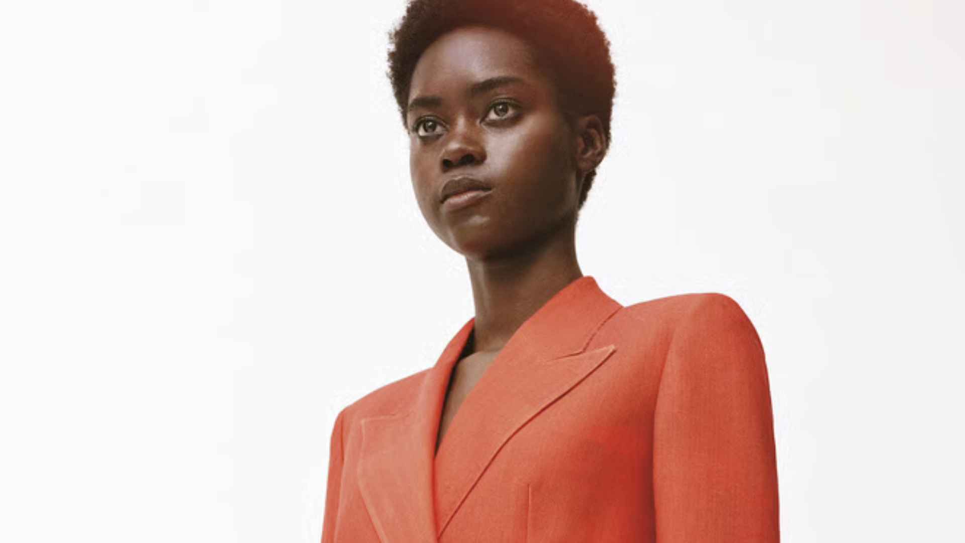 Gabriela Hearst lança Tailored Bespoke, com foco em personalização da alfaiataria