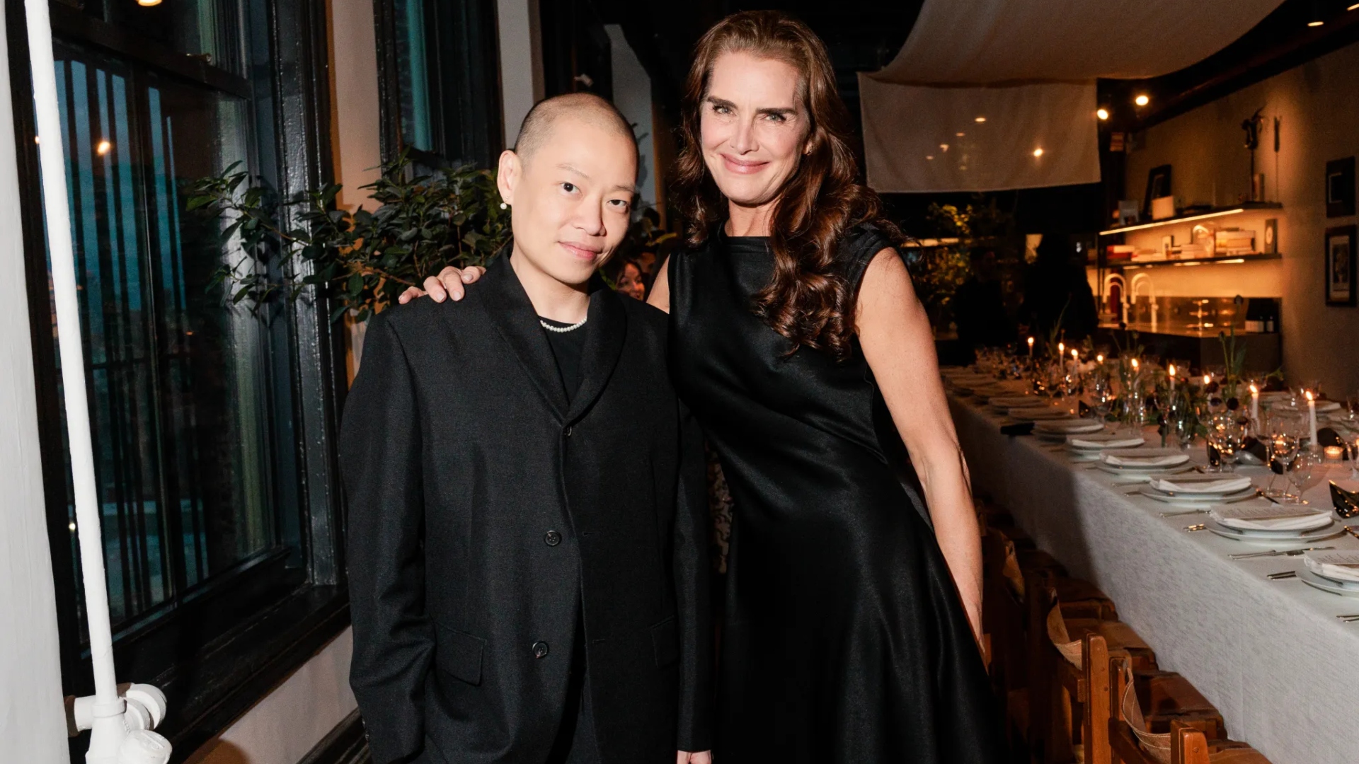 Jason Wu realiza jantar com famosos para celebrar o início da Design Week de Nova York.