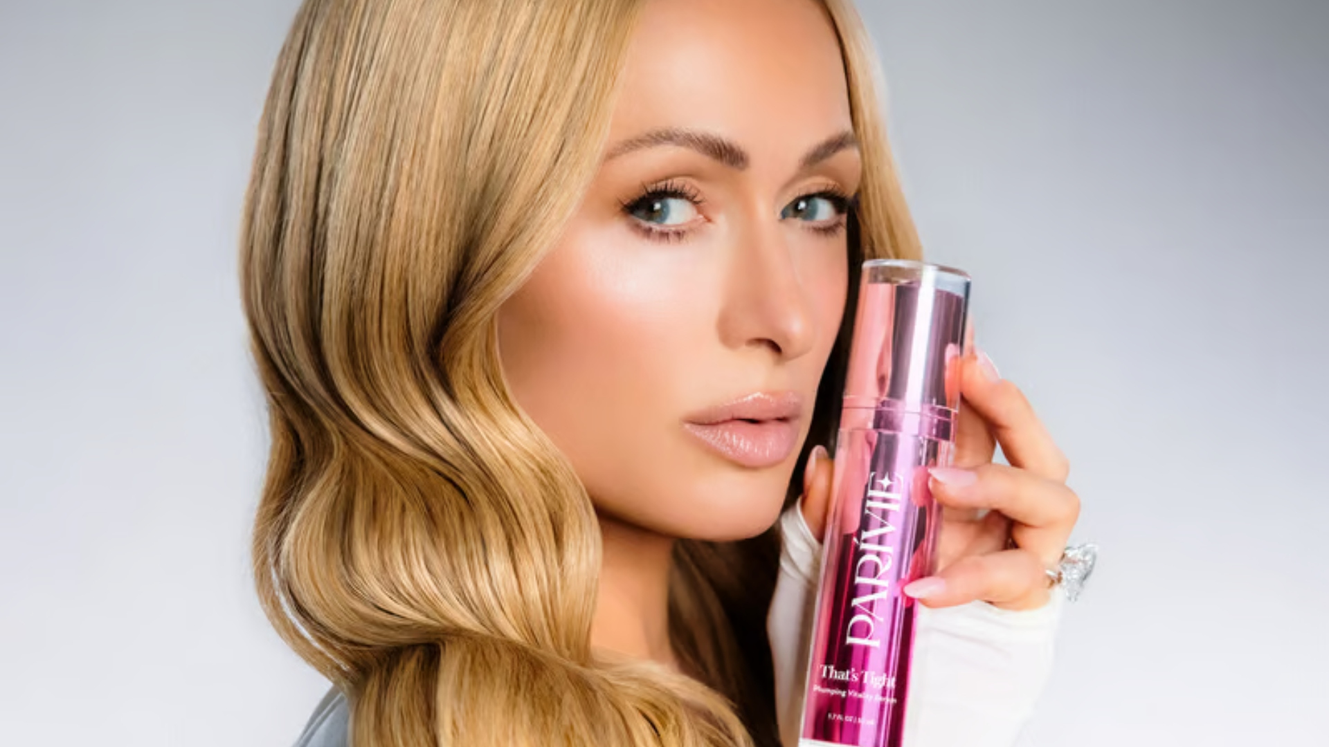 Paris Hilton lança nova linha de cuidados para a pele com alta tecnologia e detalhe filantrópico