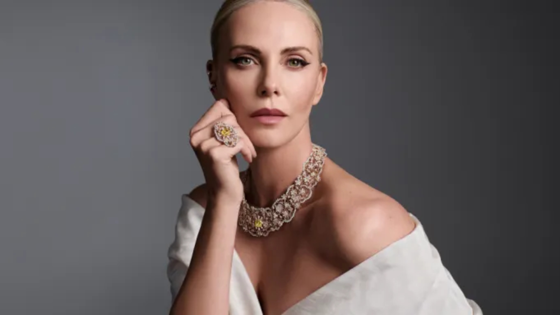Charlize Theron estrela nova campanha de joalheria da Dior que será lançada em maio