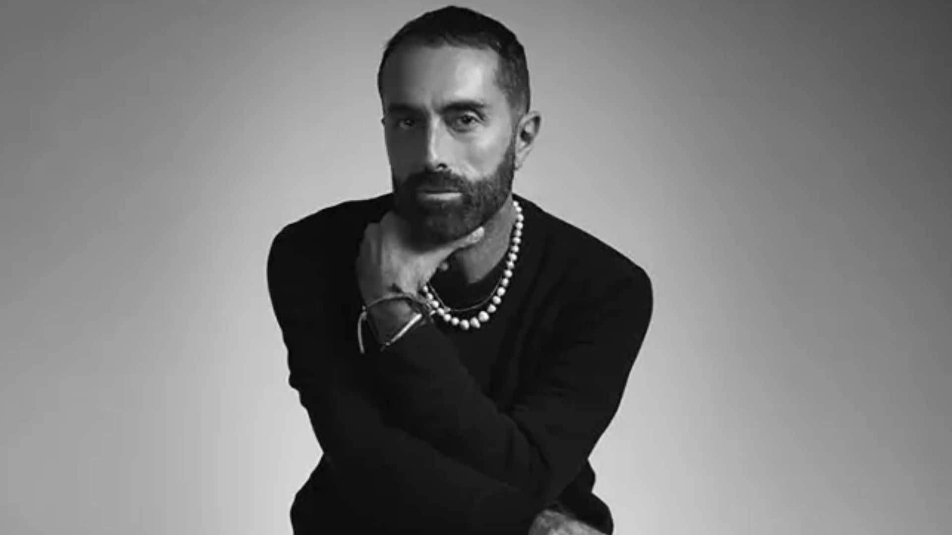 Giambattista Valli receberá honraria durante Semana de Alta-Costura de Paris; veja qual